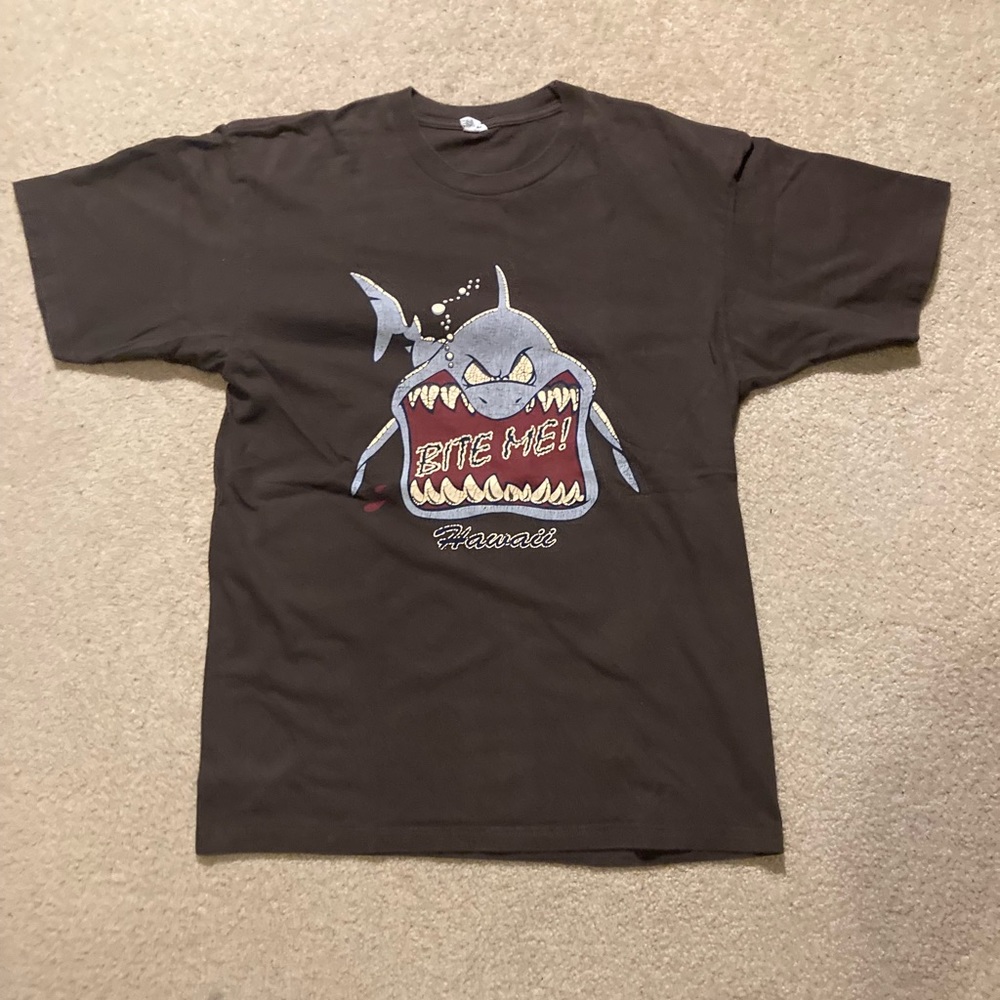 Hawaii Bite Me! Shark Brown T Shirt Men’s Size Large